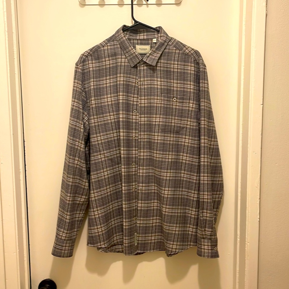 7 Diamonds, men’s Large, long sleeve button up, worn once.